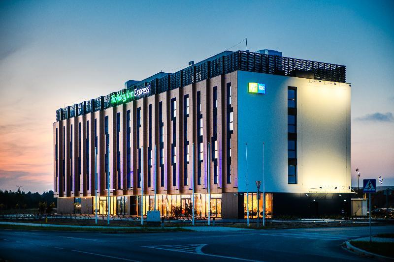 Holiday Inn Express - Rzeszow Airport, An Ihg Hotel Jasionka Extérieur photo